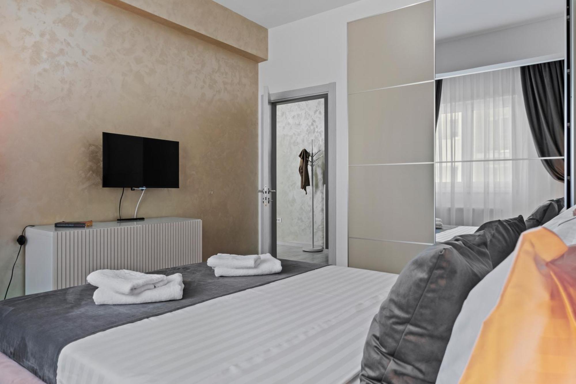 Luxury Rose Bucarest